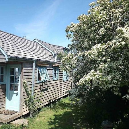 فيلا Tiny House On Isolated Farm By The Cornish Coast بود المظهر الخارجي الصورة
